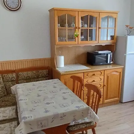 Apartment Lea *
